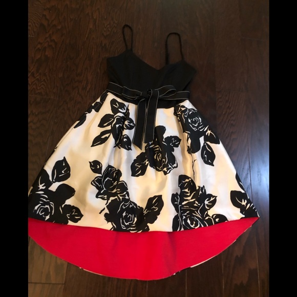 High-Low Black/white/Red Dress - Size 5/6 - Picture 4 of 6